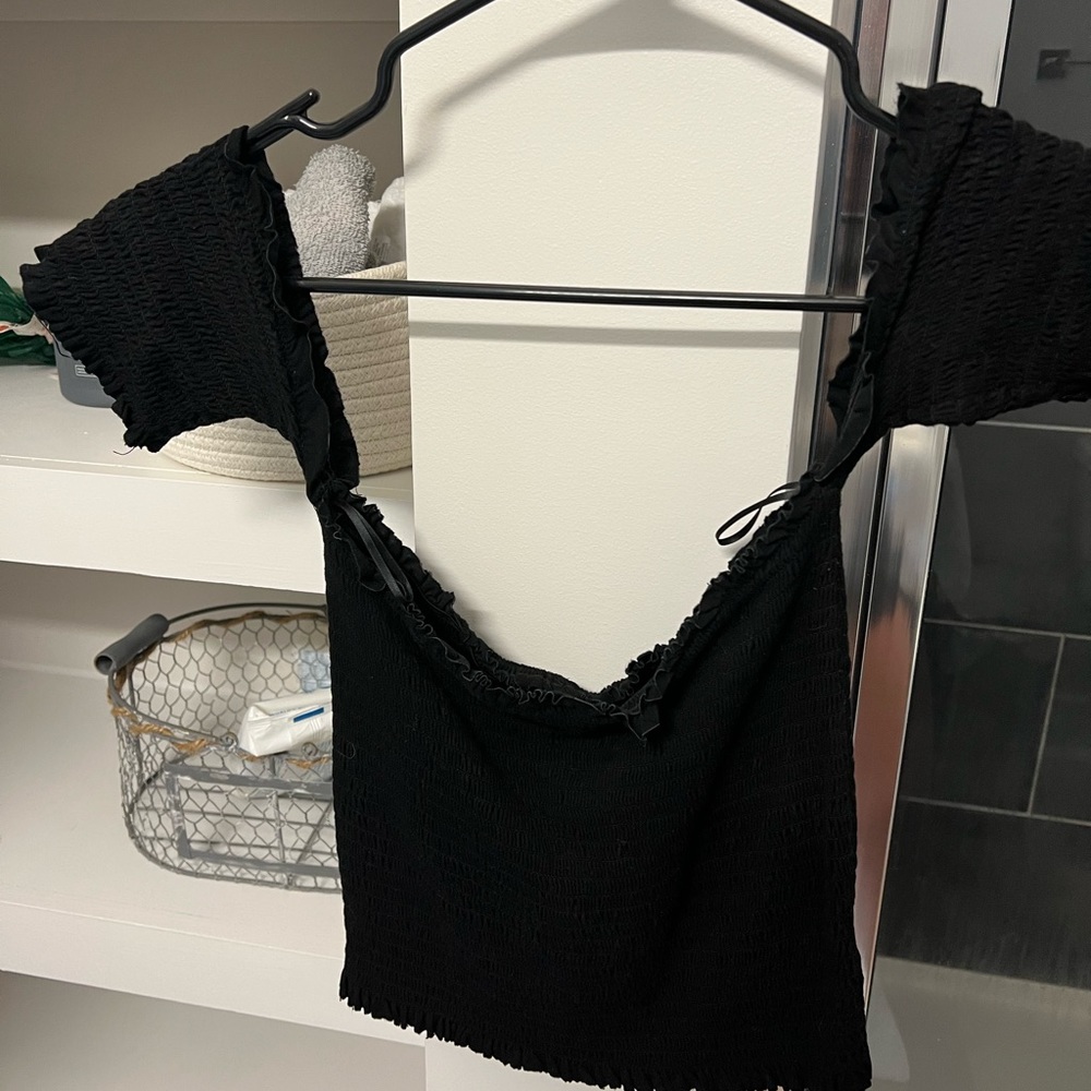Boutique off the shoulder top // good condition
